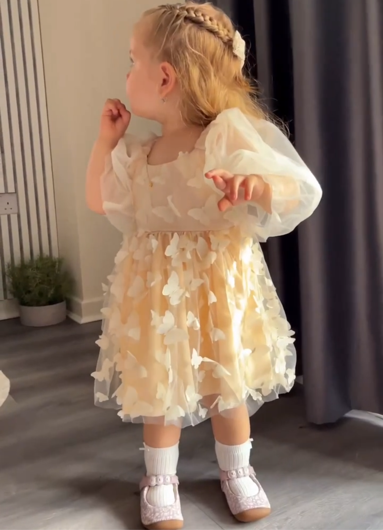 Vestido infantil mariposa beige + Diadema