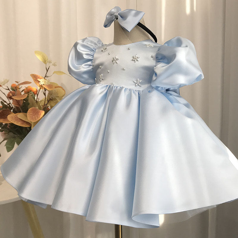 Vestido infantil de princesa con perlas azules
