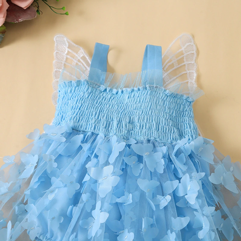 Vestido de mariposa con alas