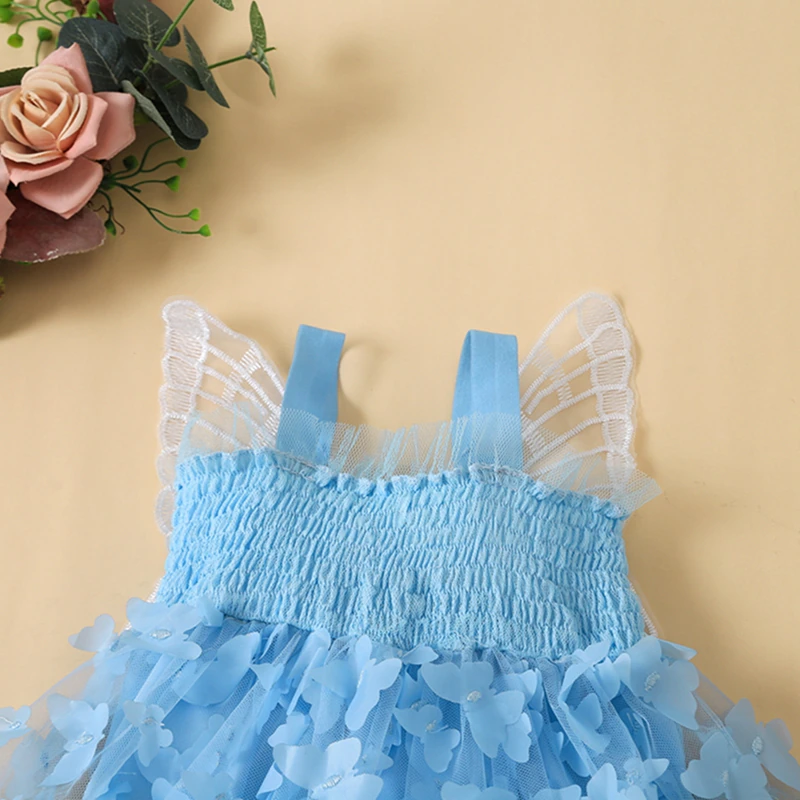 Vestido de mariposa con alas