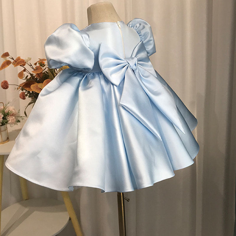 Vestido infantil de princesa con perlas azules