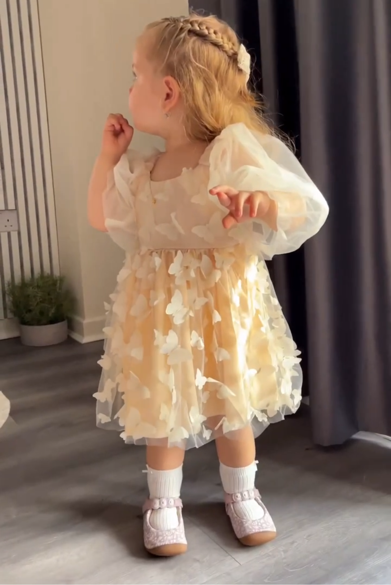Vestido infantil mariposa beige + Diadema