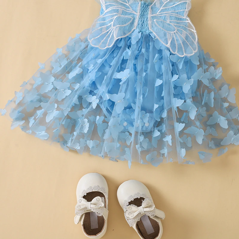 Vestido de mariposa con alas
