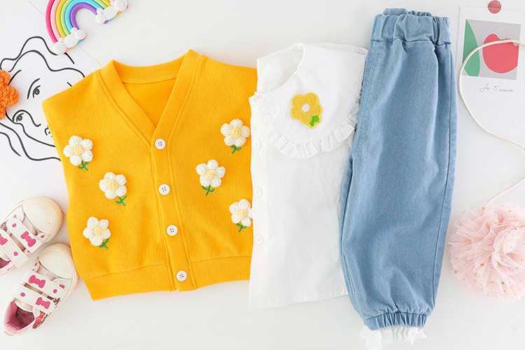 Conjunto de camisa infantil con cuello de flores