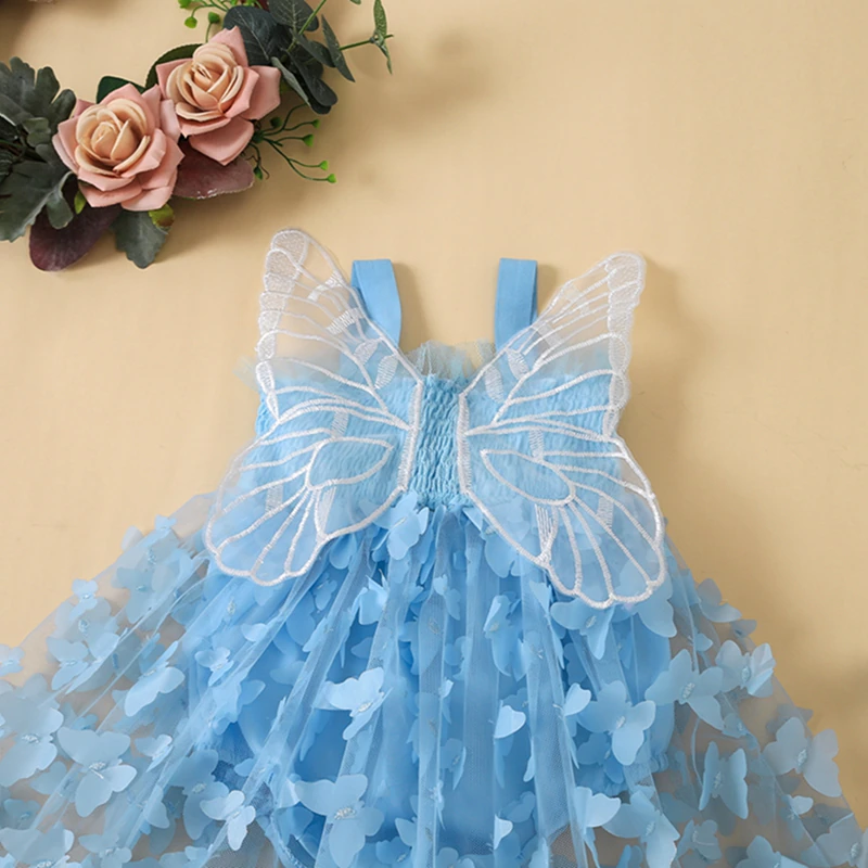 Vestido de mariposa con alas
