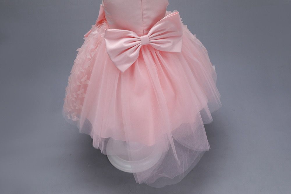 Vestido infantil con mariposas y lazo