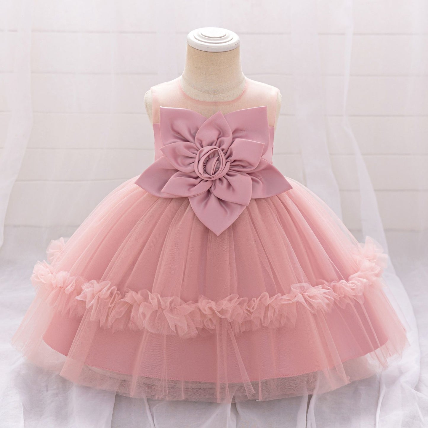 Vestido infantil de tul con flores