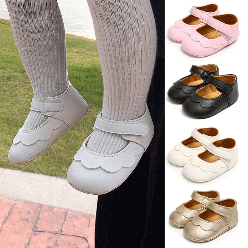 Zapato básico bebé niña con detalles