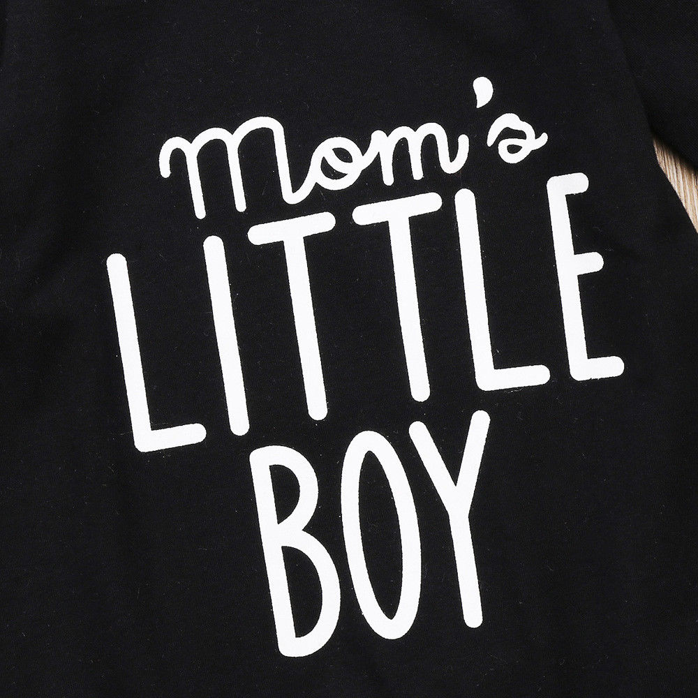 Mono de bebé niño pequeño