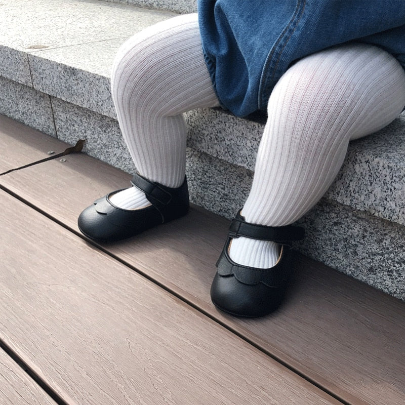 Zapato básico bebé niña con detalles