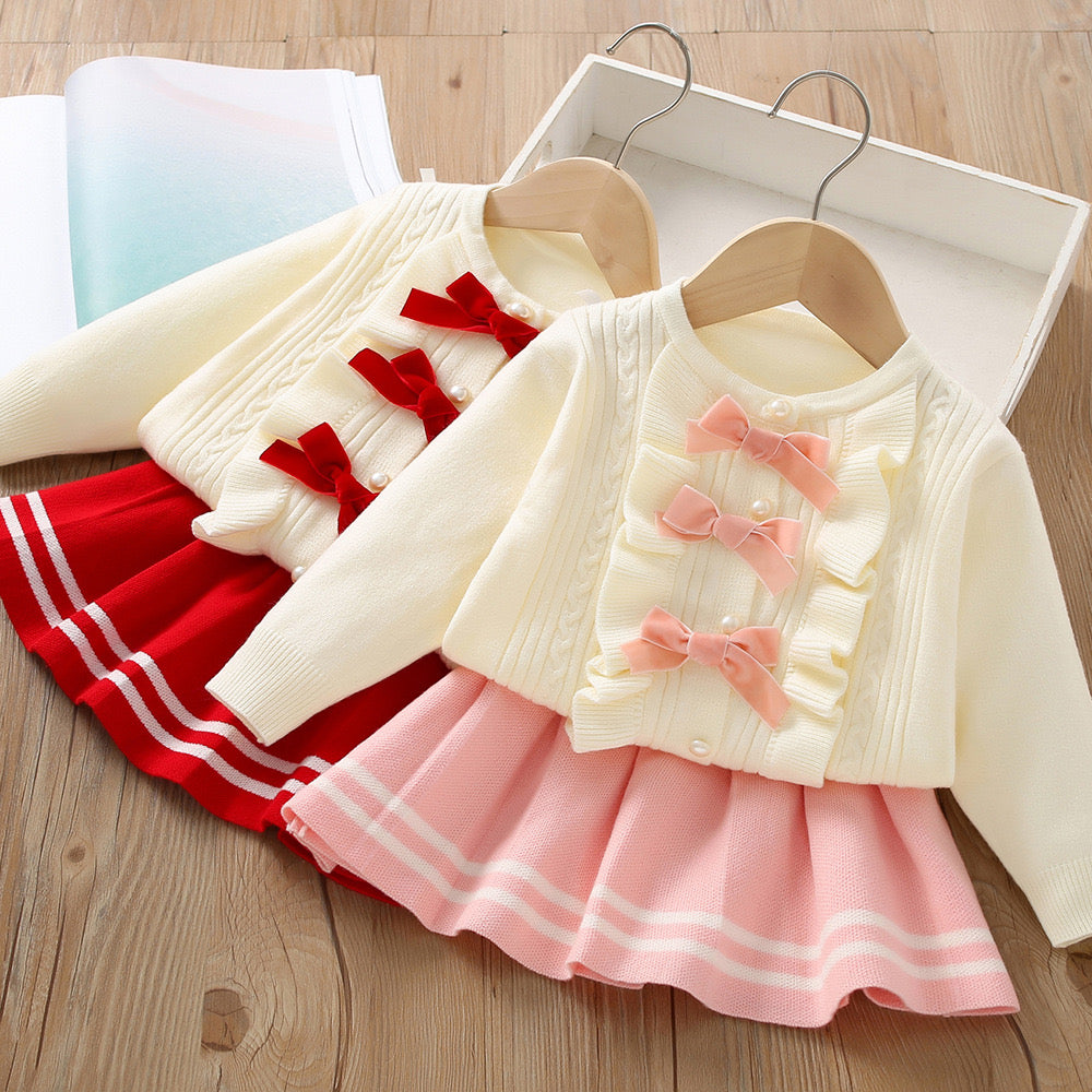Conjunto de punto con lazo para niña