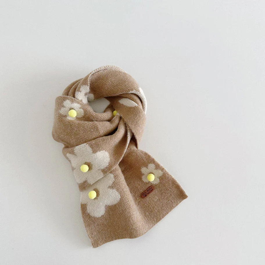 Bufanda infantil con pequeñas flores