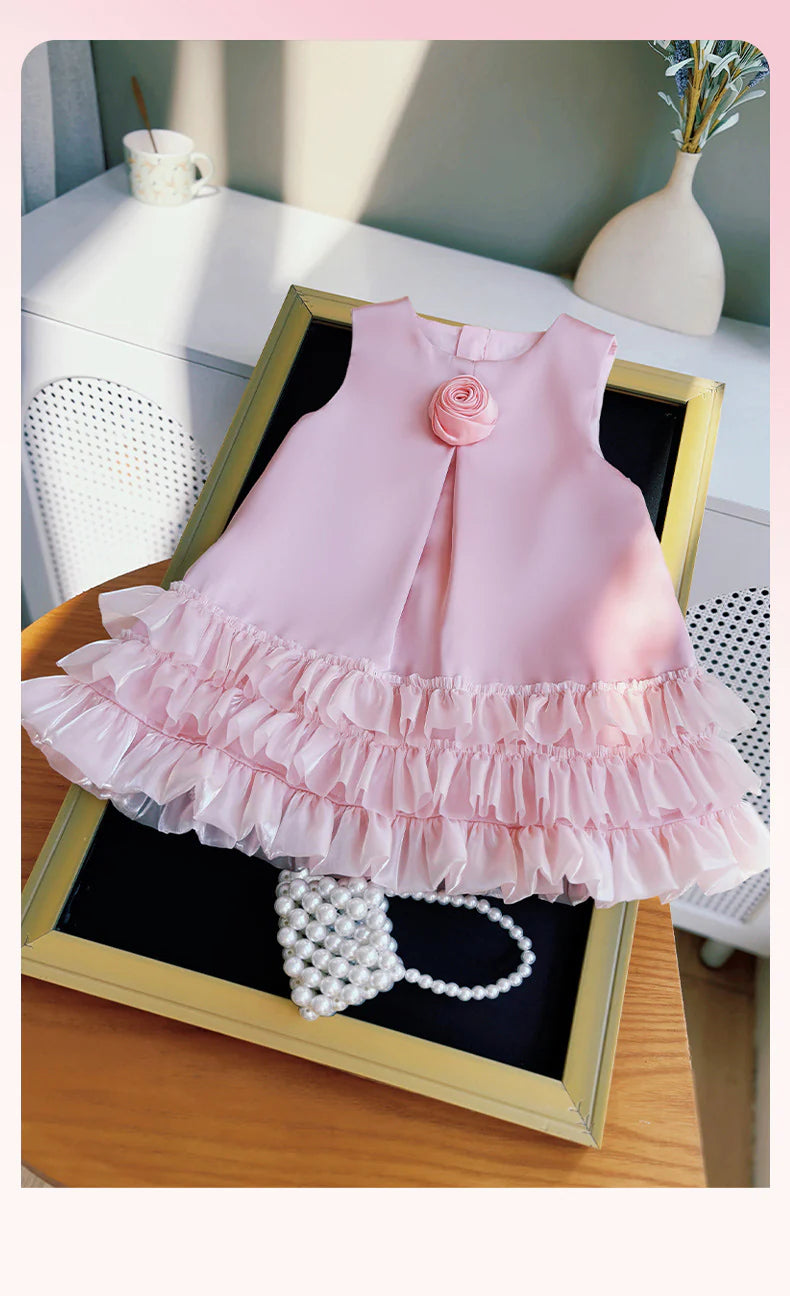 Vestido infantil de flores con dobladillo de tul