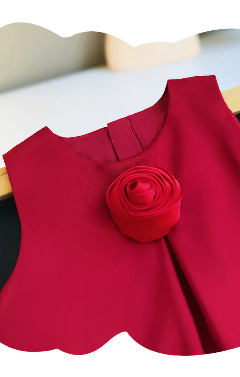 Vestido infantil de flores con dobladillo de tul