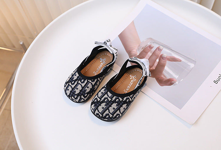 Zapatos de niña con lazo