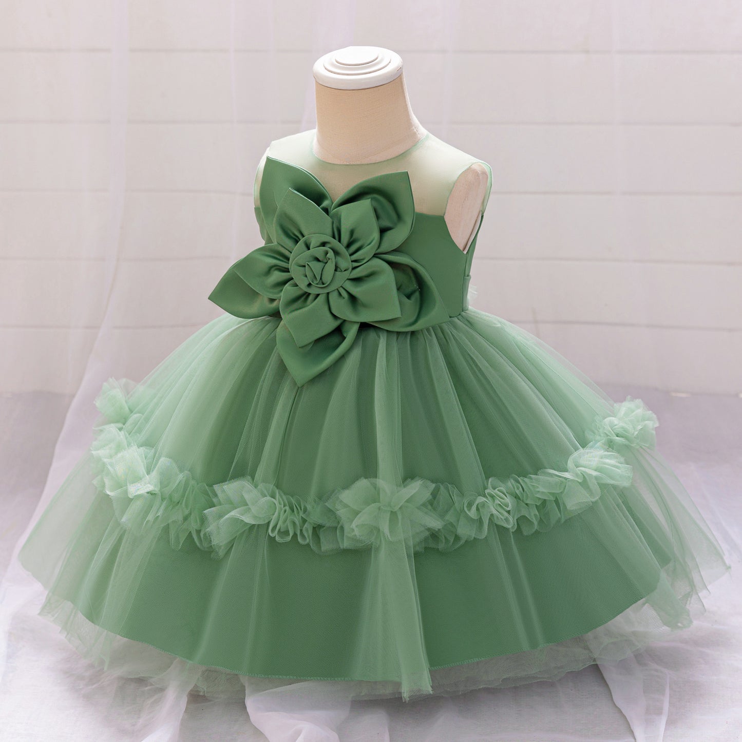 Vestido infantil de tul con flores