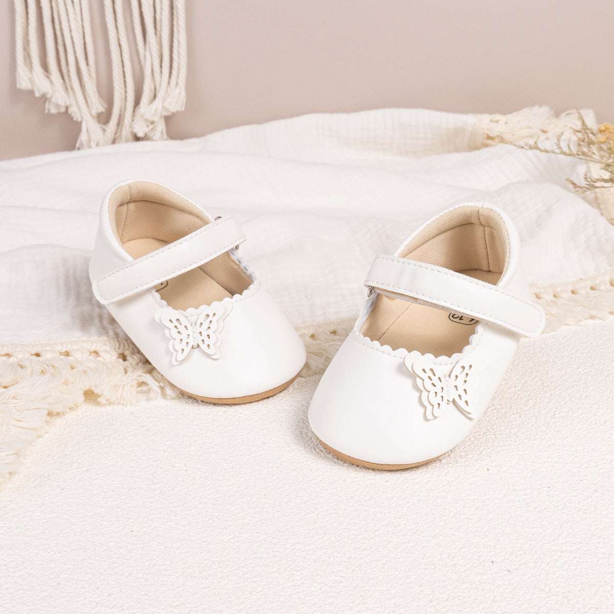 Women's Velcro Butterfly Shoe