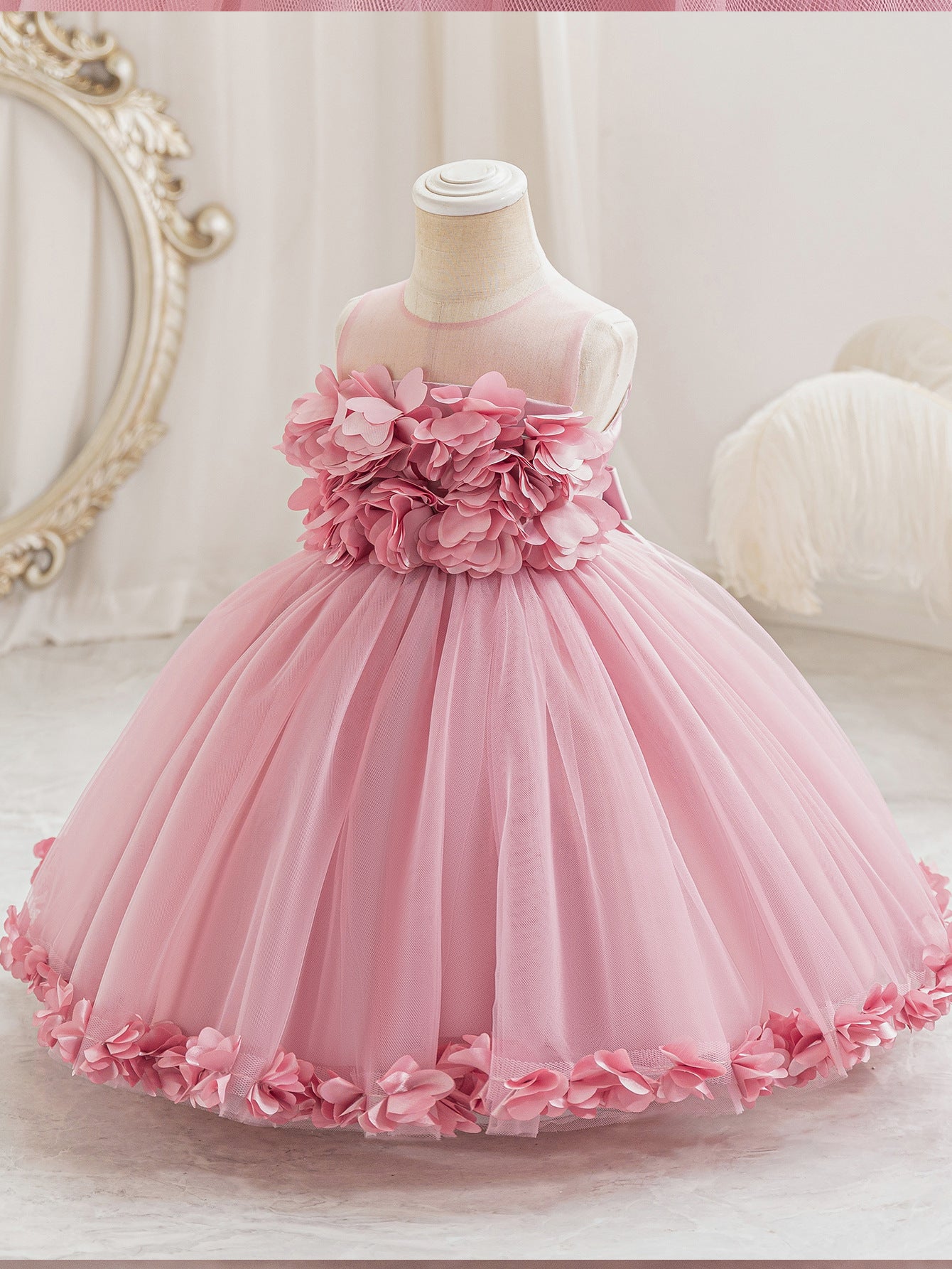 Vestido de fiesta infantil con flores de tul