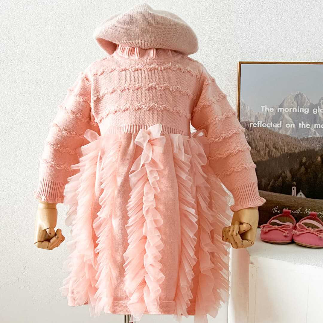 Vestido infantil de punto con volantes