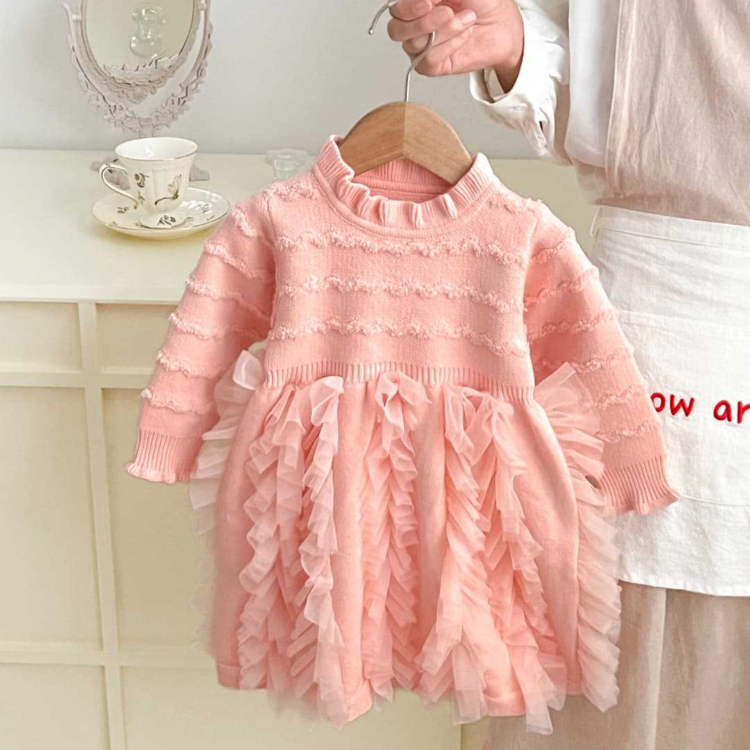 Vestido infantil de punto con volantes