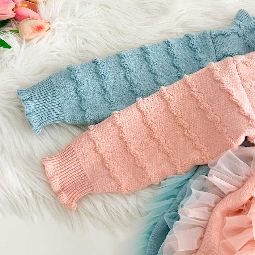 Vestido infantil de punto con volantes