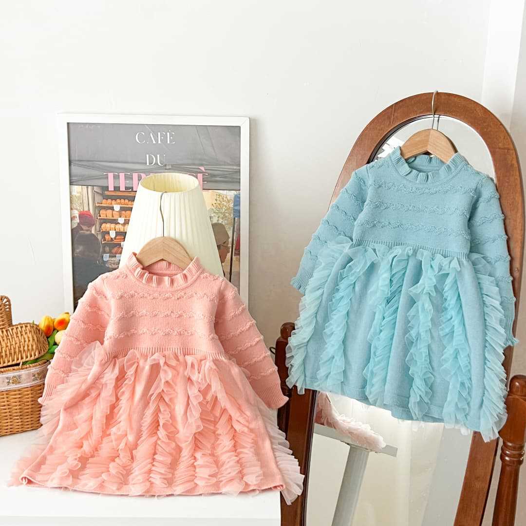 Vestido infantil de punto con volantes