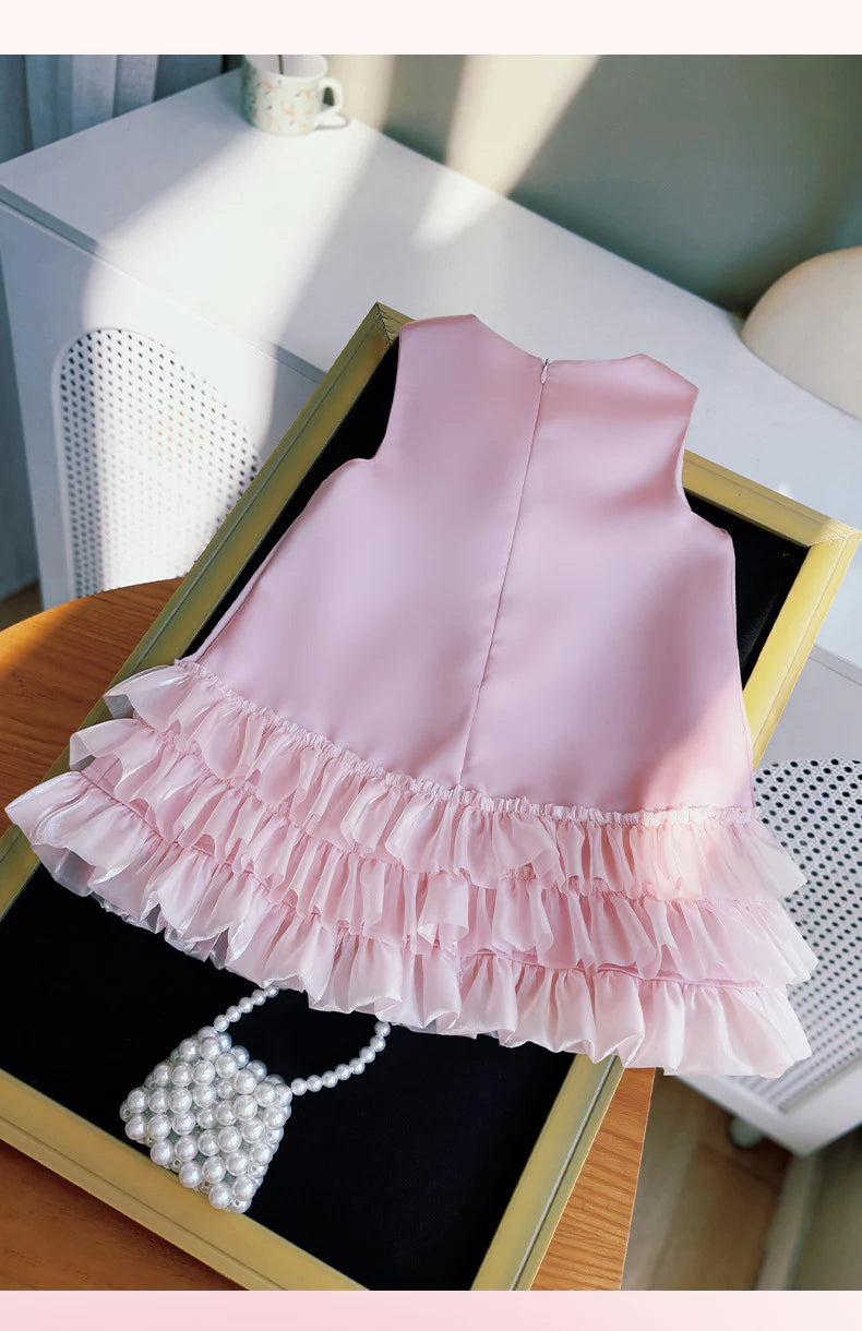 Vestido infantil de flores con dobladillo de tul