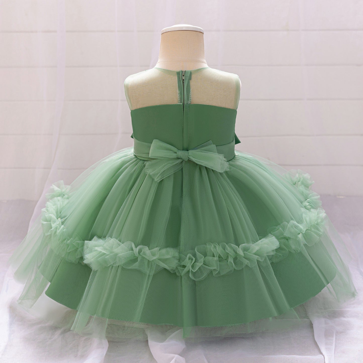 Vestido infantil de tul con flores