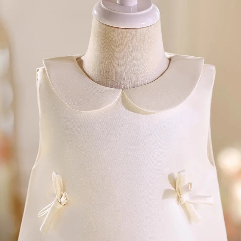 Vestido infantil con lazo floral