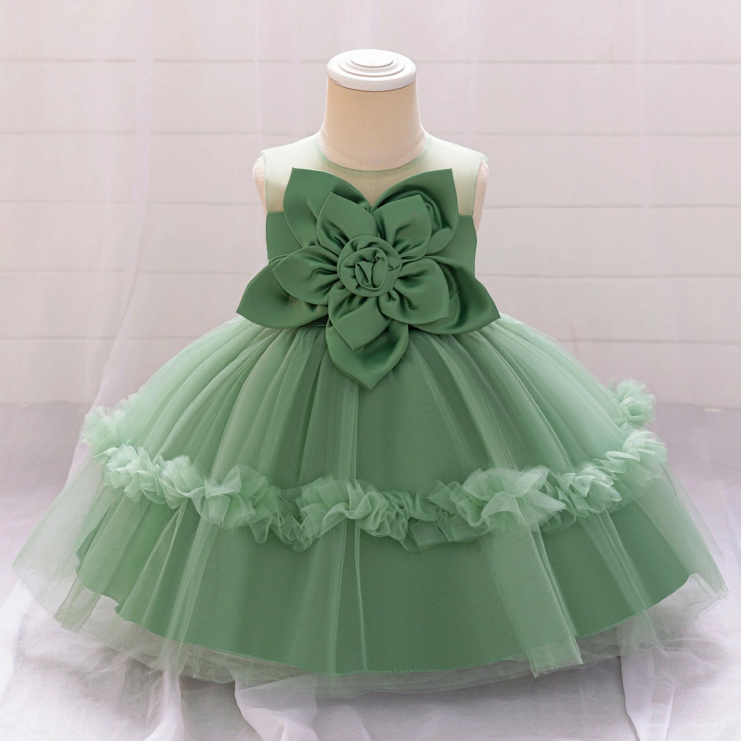 Vestido infantil de tul con flores