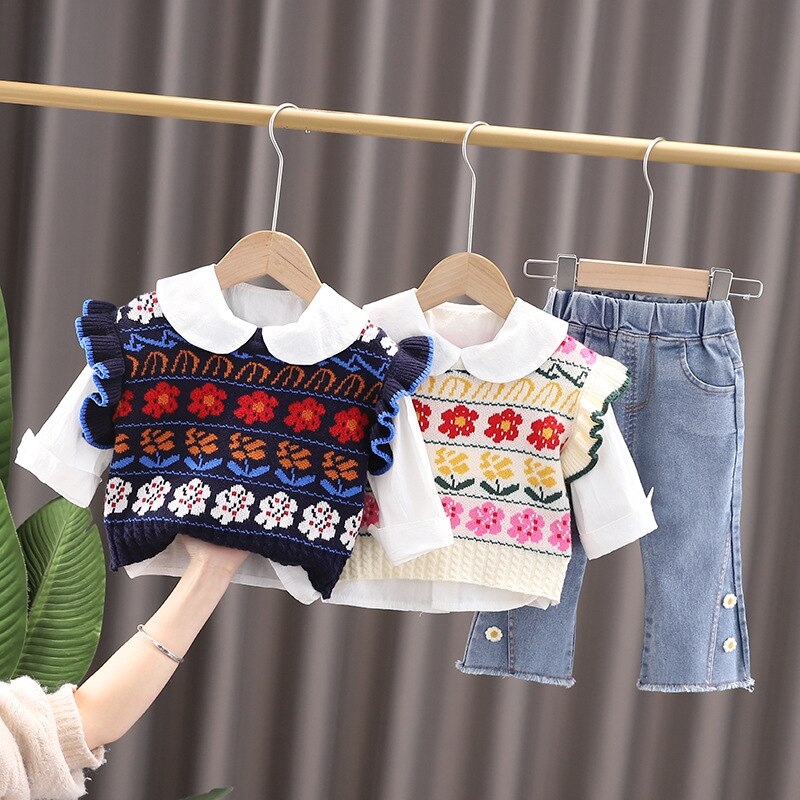 Conjunto infantil de mujer con chaleco floreado