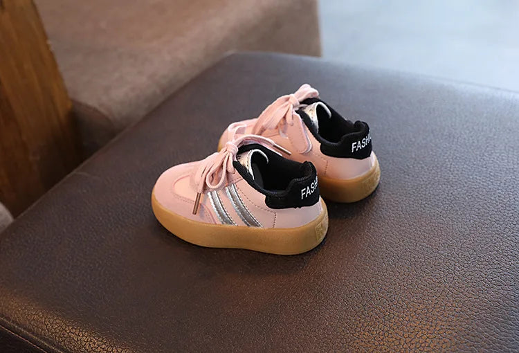 Zapatillas deportivas con cordones para niños AD