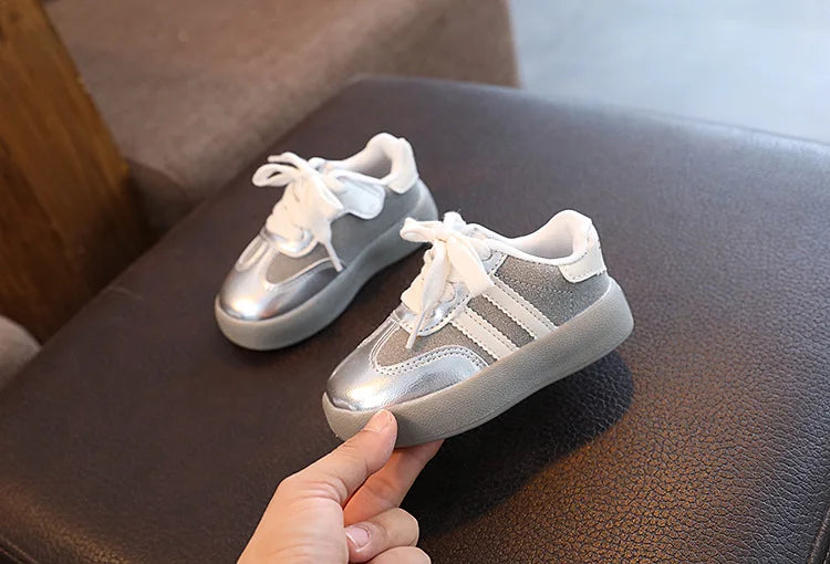 Zapatillas deportivas con cordones para niños AD