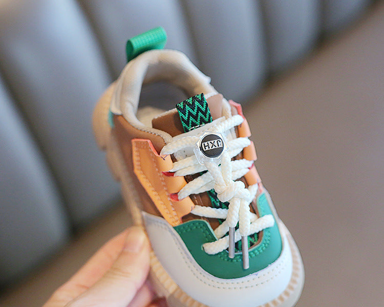 Zapatillas con cordones de colores para niños