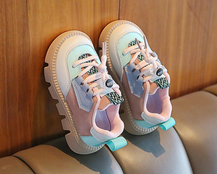 Zapatillas con cordones de colores para niños