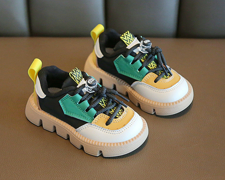 Zapatillas con cordones de colores para niños
