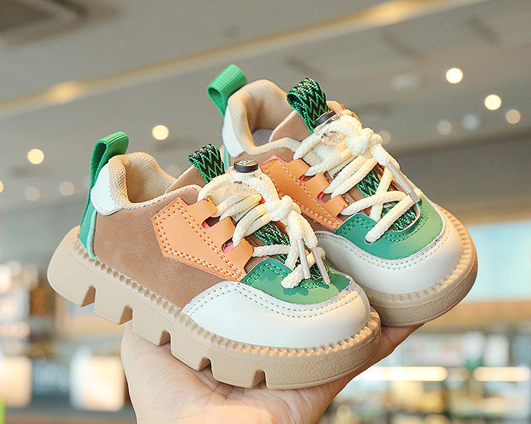 Zapatillas con cordones de colores para niños