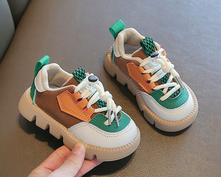 Zapatillas con cordones de colores para niños