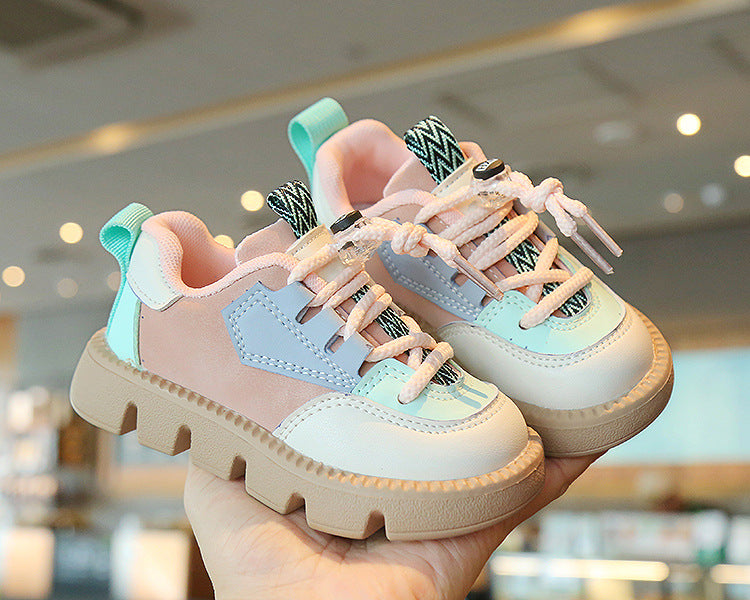 Zapatillas con cordones de colores para niños