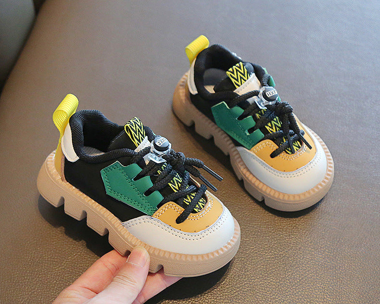 Zapatillas con cordones de colores para niños
