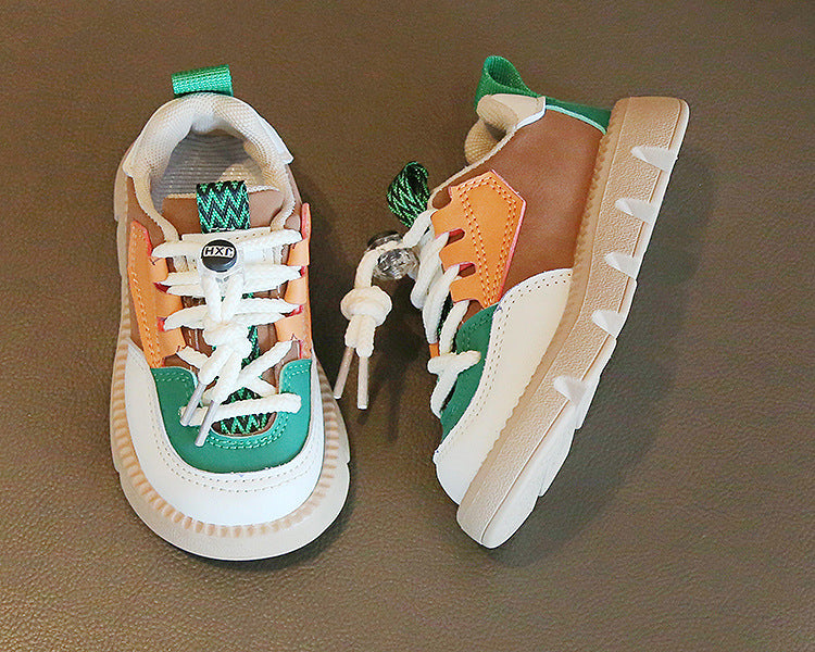 Zapatillas con cordones de colores para niños