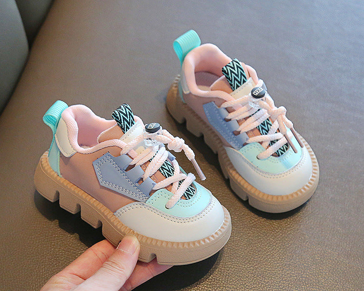 Zapatillas con cordones de colores para niños