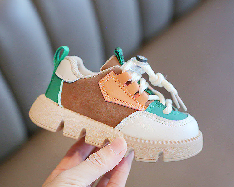 Zapatillas con cordones de colores para niños