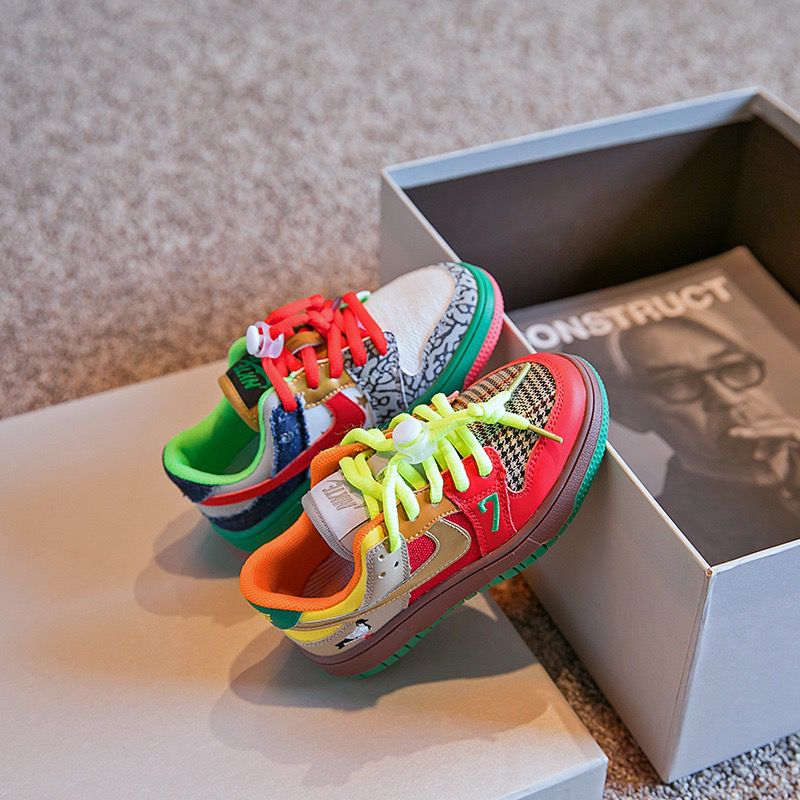 Zapatillas deportivas coloridas para niños NK