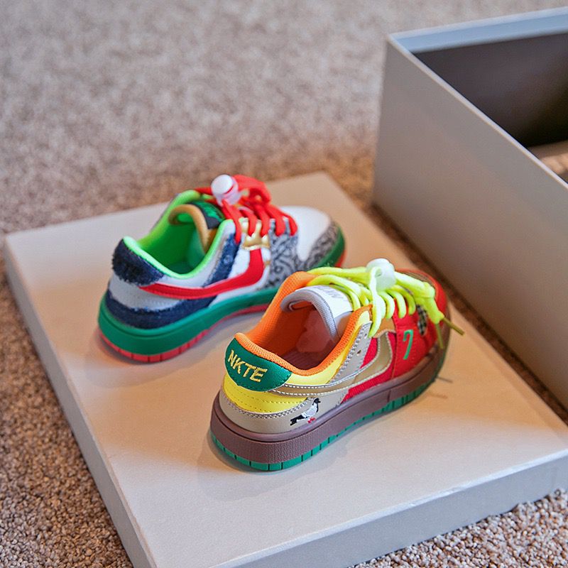 Zapatillas deportivas coloridas para niños NK