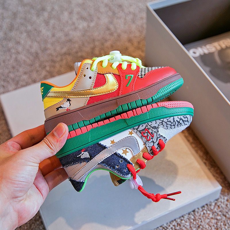 Zapatillas deportivas coloridas para niños NK