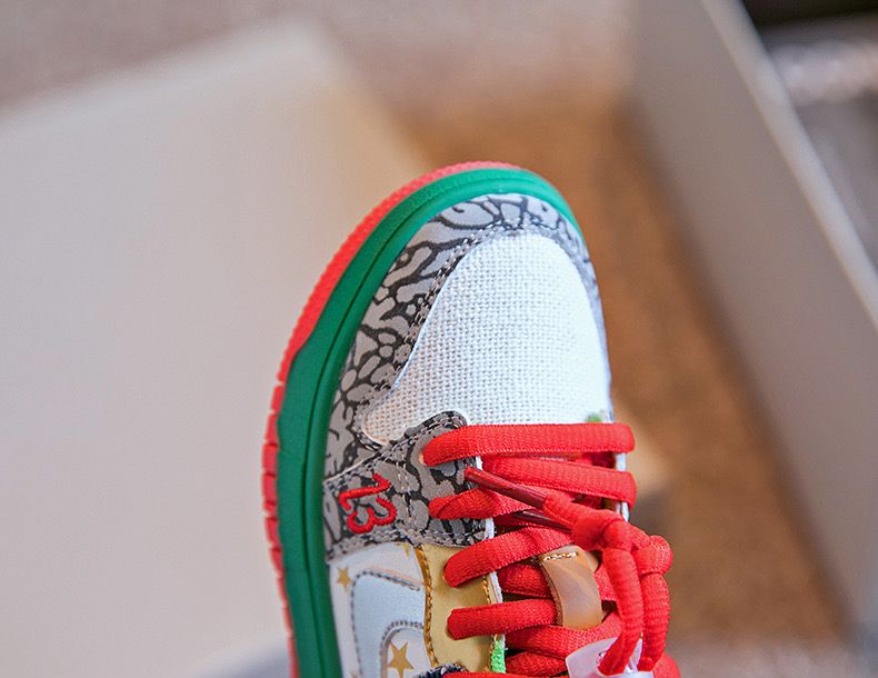 Zapatillas deportivas coloridas para niños NK