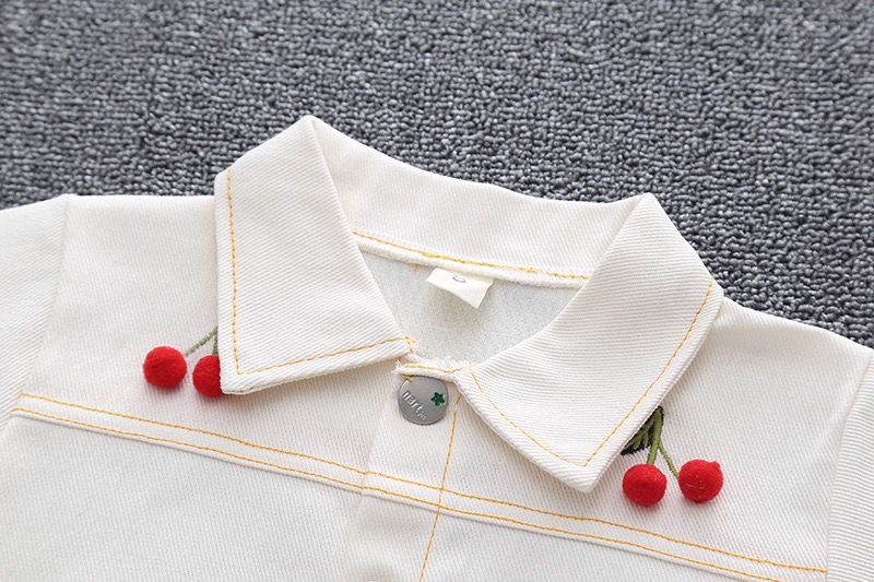 Vestido de tul + chaqueta de cerezas