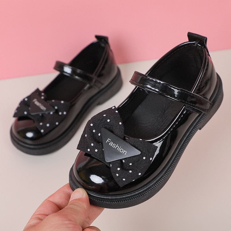 Barniz de moda para zapatos de mujer y niños
