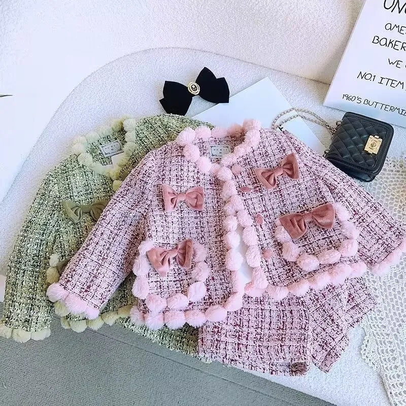 Conjunto de abrigo infantil con lazos